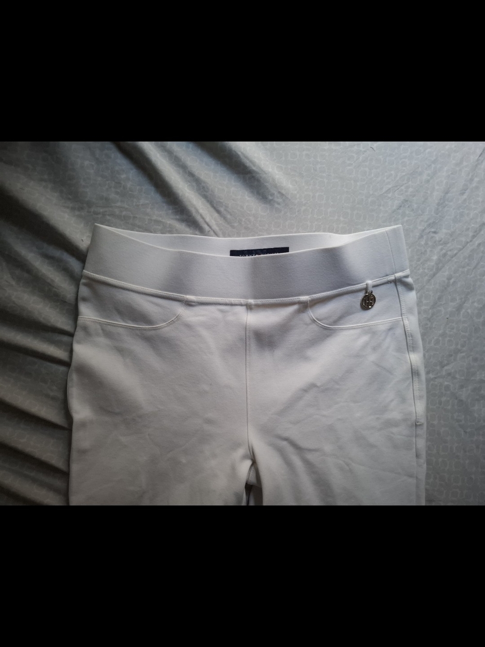 Tommy Hilfiger White Pull-On Ponte Leggings with Charm